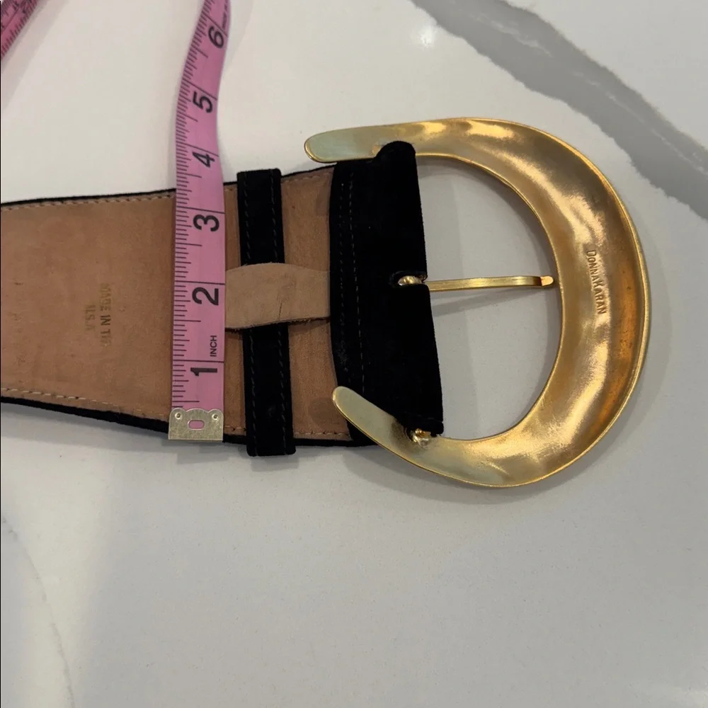Vintage Donna Karan wide black suede belt with a large gold-tone buckle - Picture 6 of 12